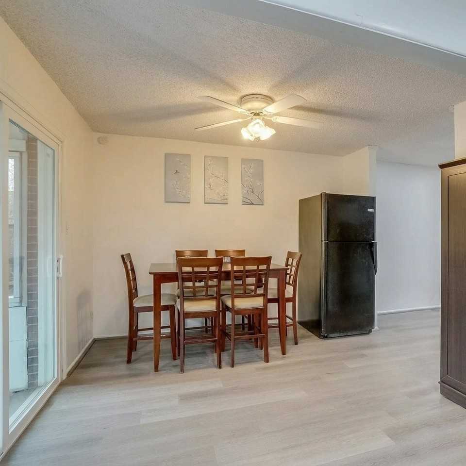 11646 Lincoln St - Photo 6 of 50
