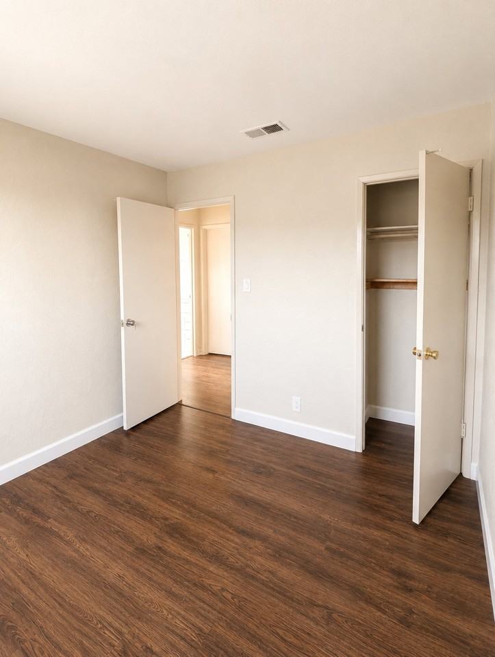 1820 Sherman Dr - Photo 2 of 10