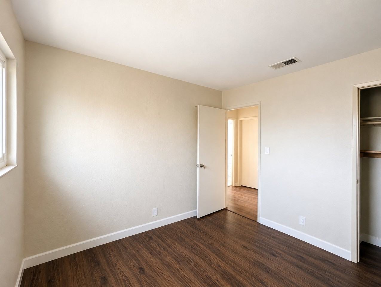 1820 Sherman Dr - Photo 3 of 10