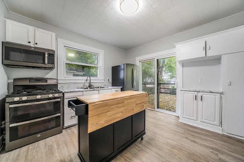1532 Hamilton Ave Nw - Photo 3 of 9
