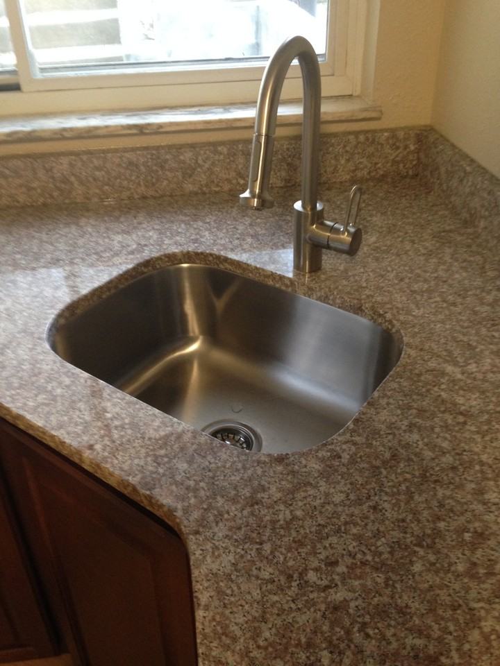 611 Southern Ave - Photo 2 of 19