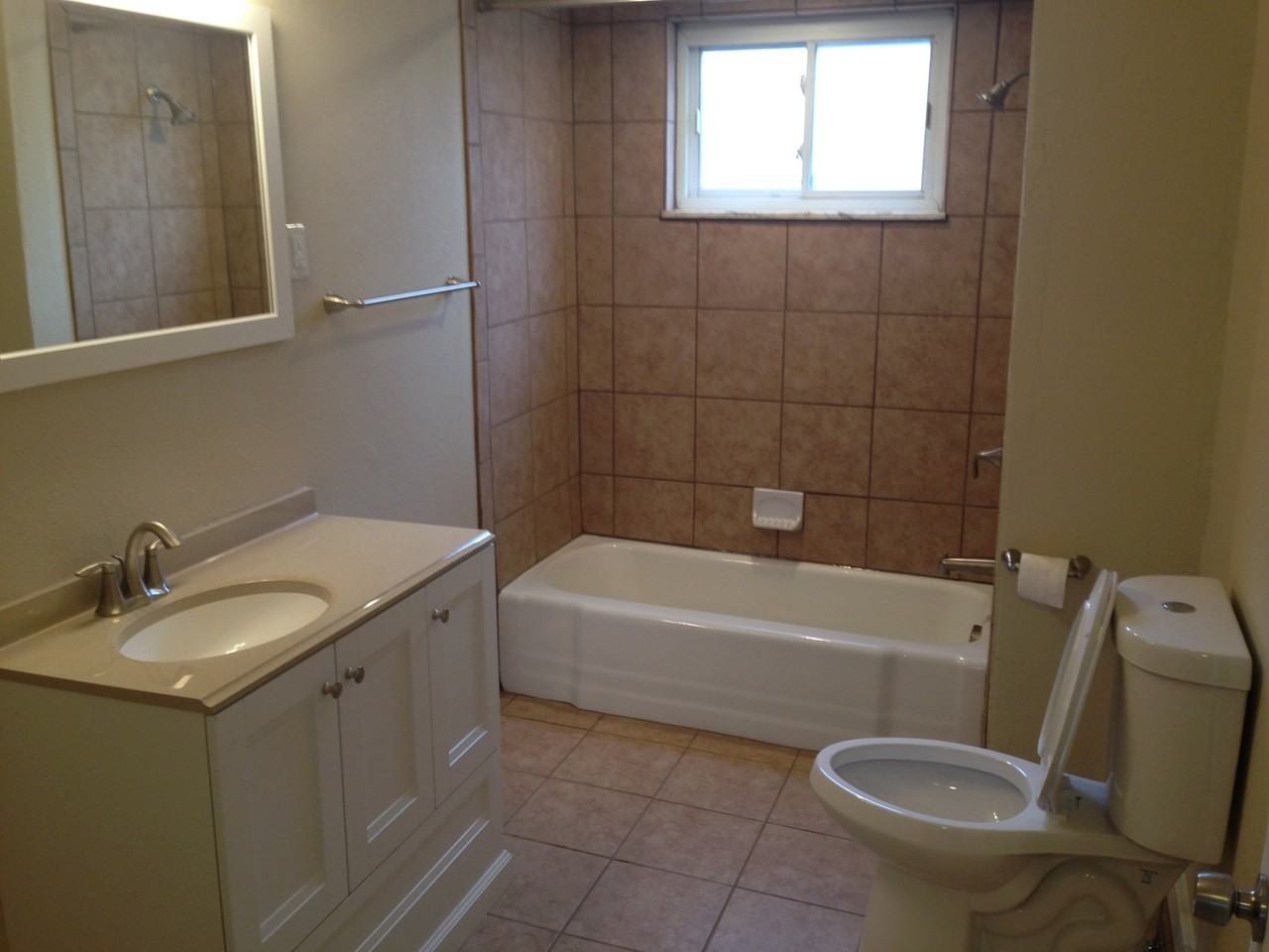 611 Southern Ave - Photo 5 of 19