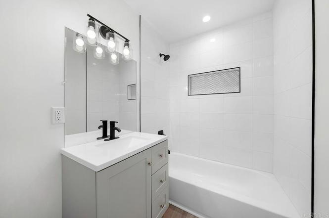 4920 Solola Ave - Photo 4 of 8