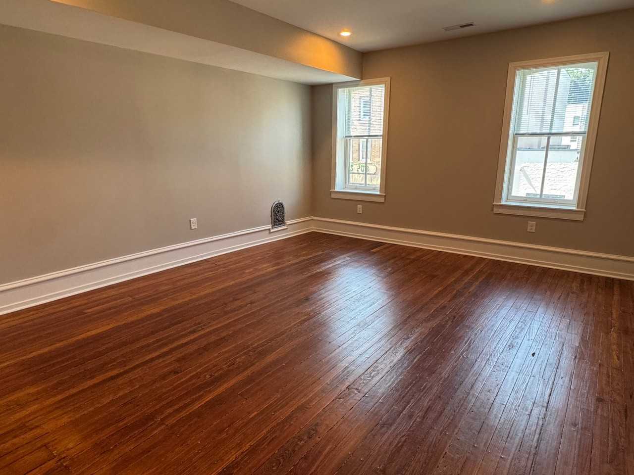 4331 Main St #2 - Photo 4 of 36