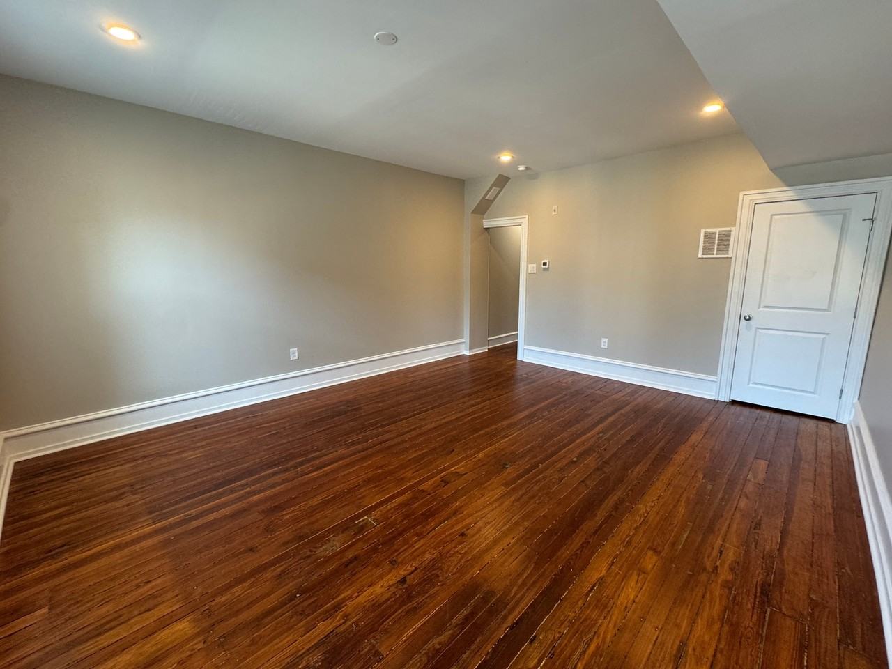 4331 Main St #2 - Photo 5 of 36