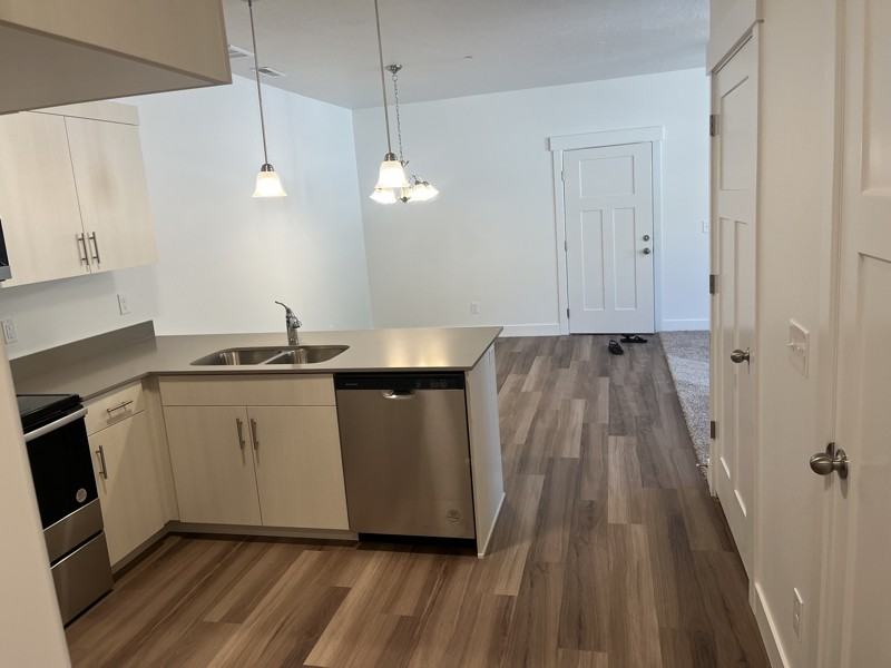 4836 Sw #M201 - Photo 4 of 14