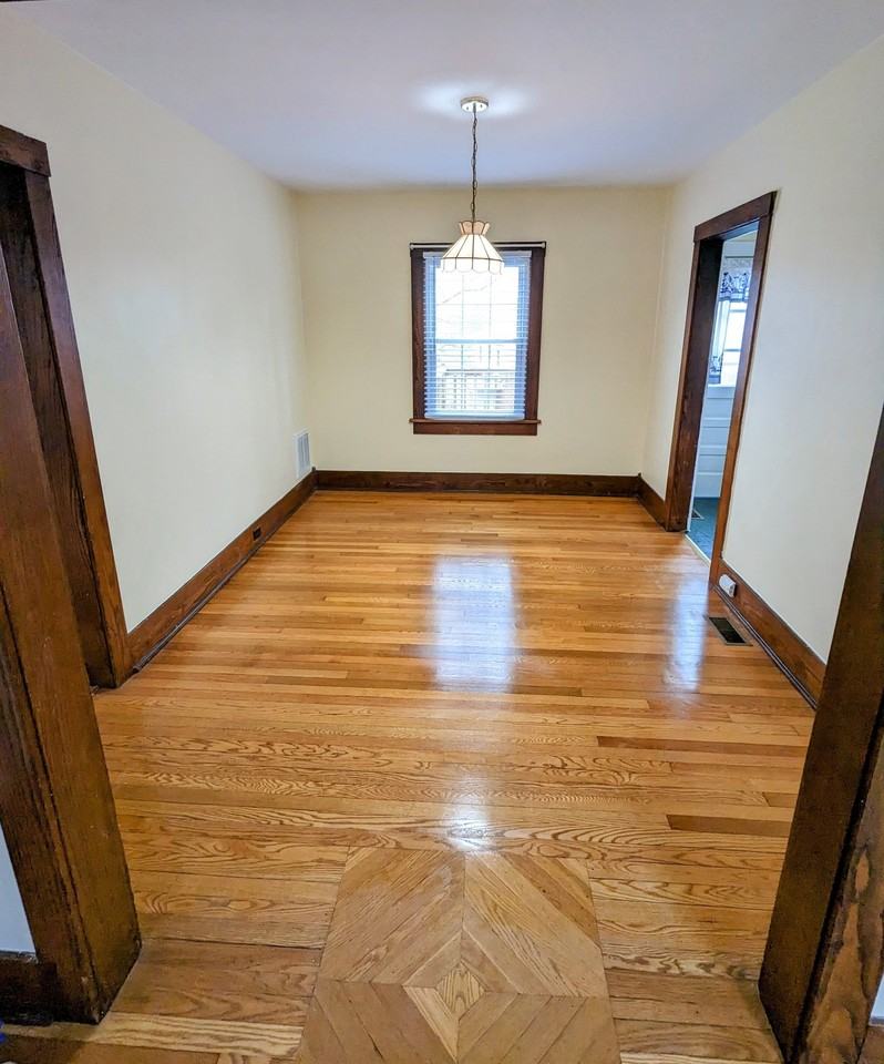 412 Dupont Ave - Photo 3 of 10