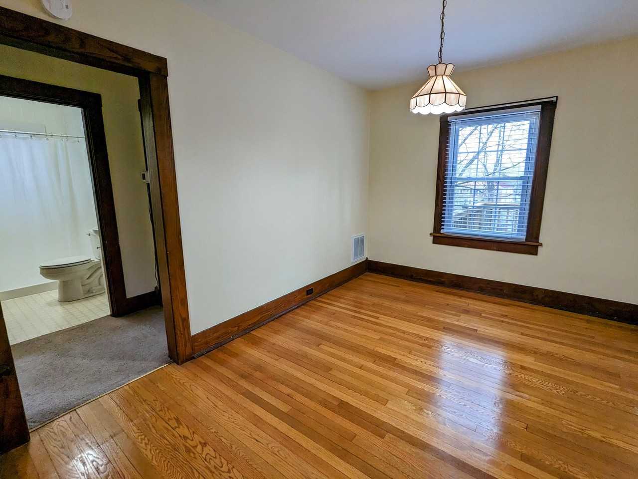412 Dupont Ave - Photo 4 of 10
