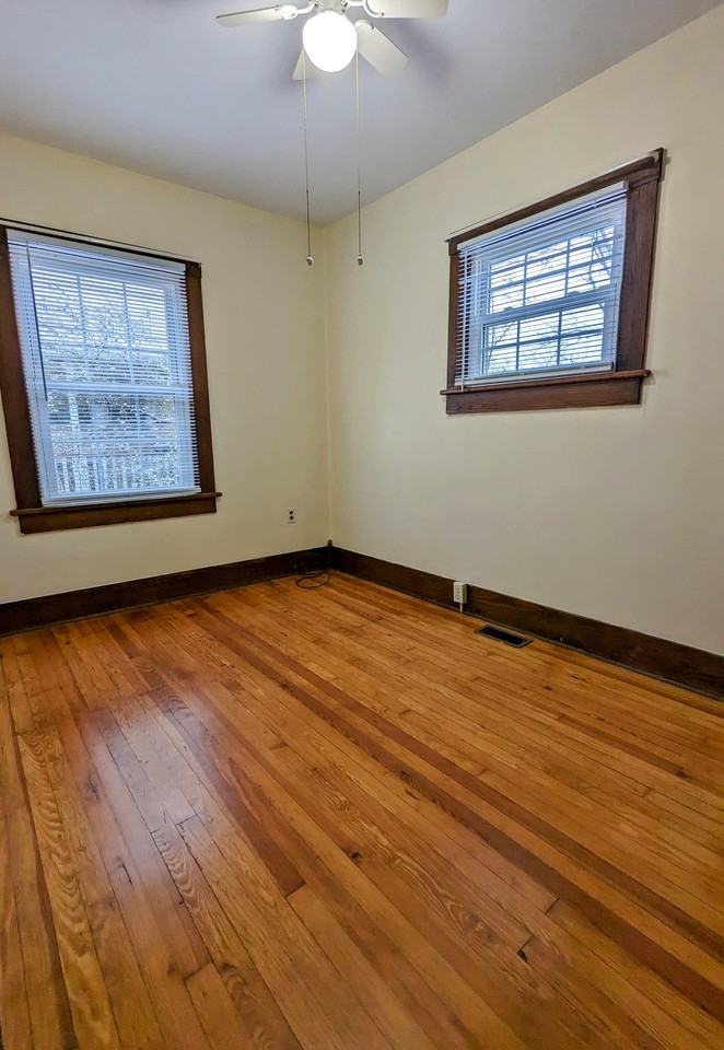 412 Dupont Ave - Photo 7 of 10