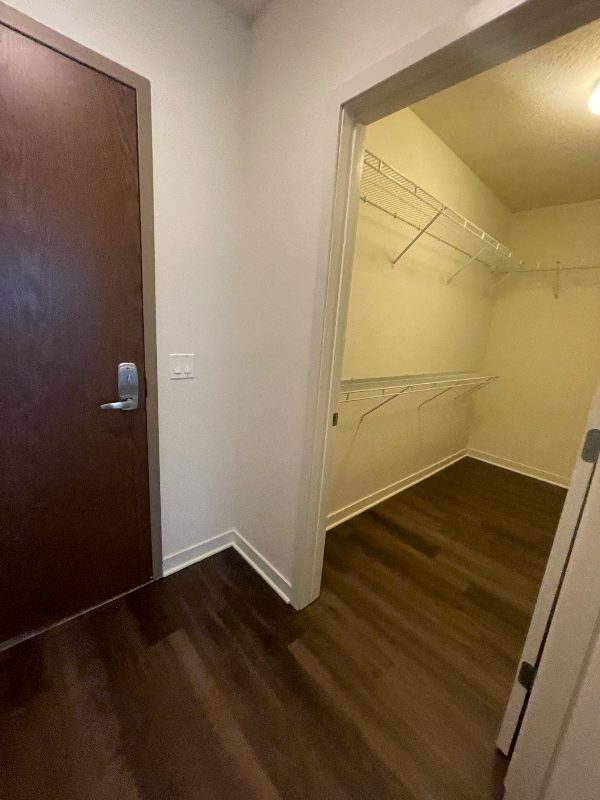 579 W Kinzie St - Photo 6 of 8
