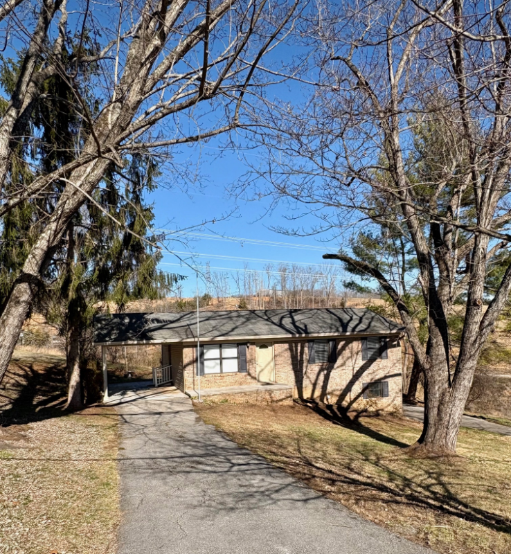 412 Meadowview Ln - Photo 2 of 22