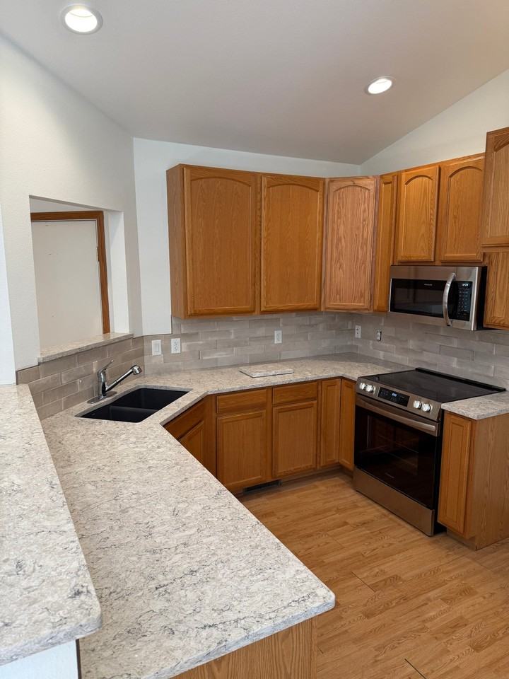 103 E School Rd - Photo 6 of 29
