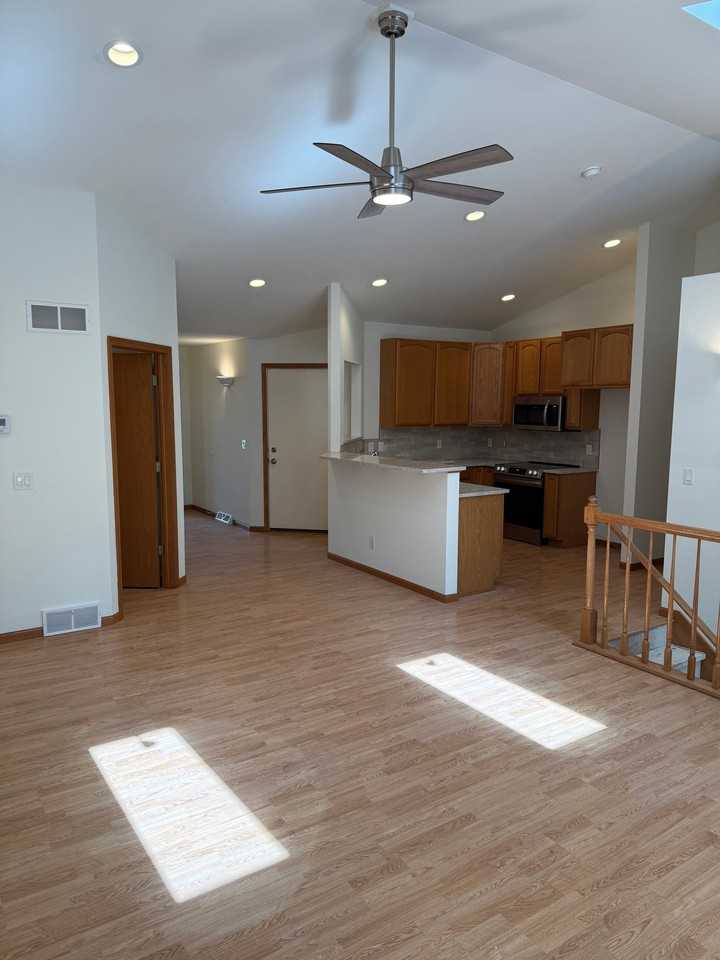 103 E School Rd - Photo 7 of 29