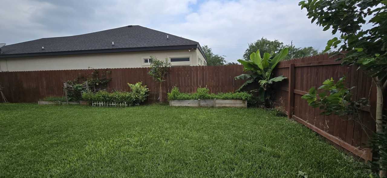 2912 N 36th St - Photo 4 of 7