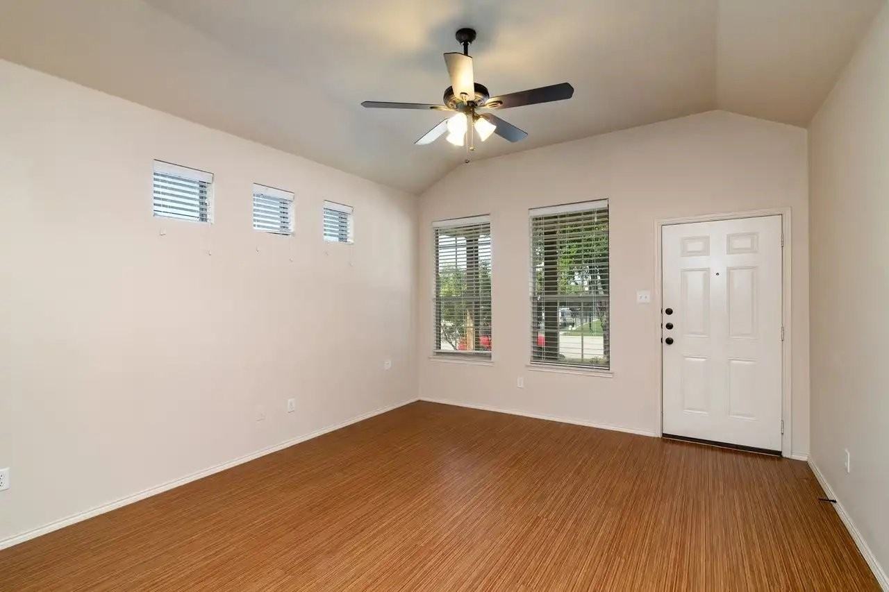 366 Armstrong Ln - Photo 3 of 20