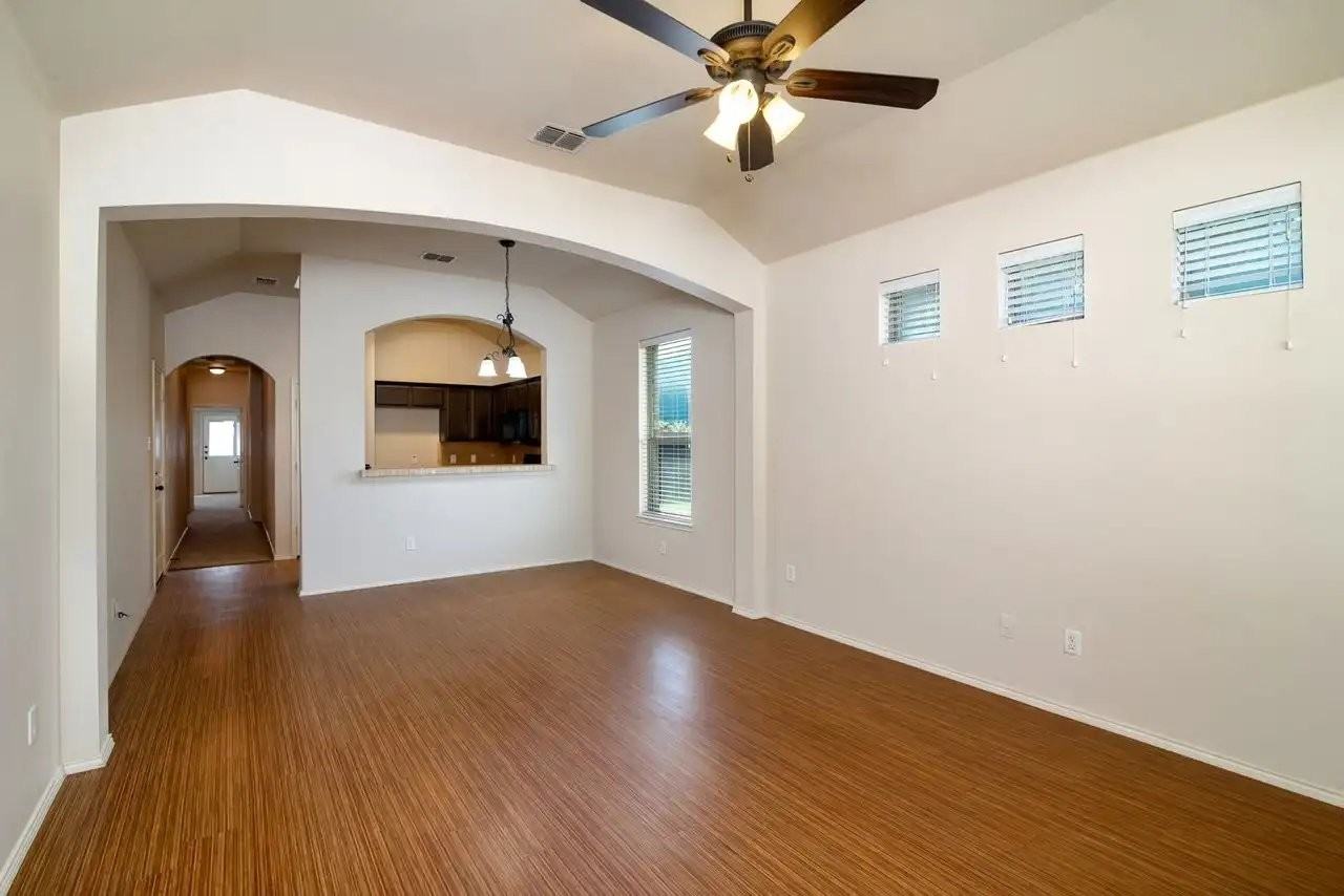 366 Armstrong Ln - Photo 4 of 20
