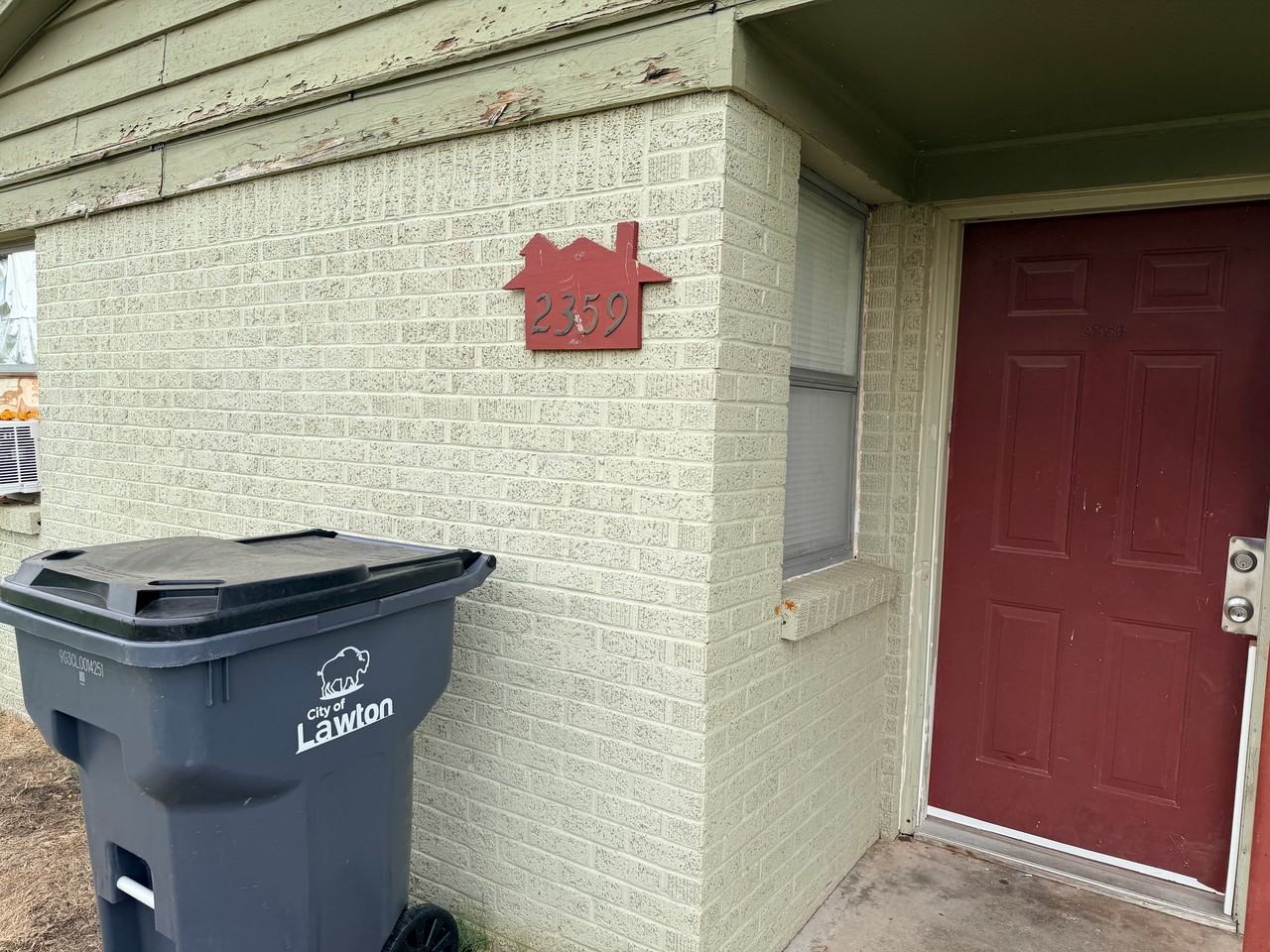 2359 Nw Bell Ave - Photo 2 of 9