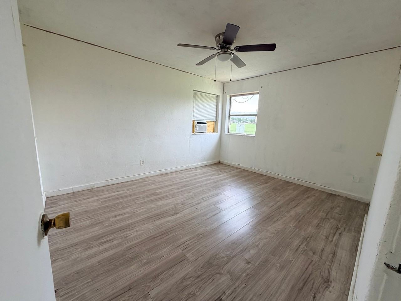 2359 Nw Bell Ave - Photo 6 of 9