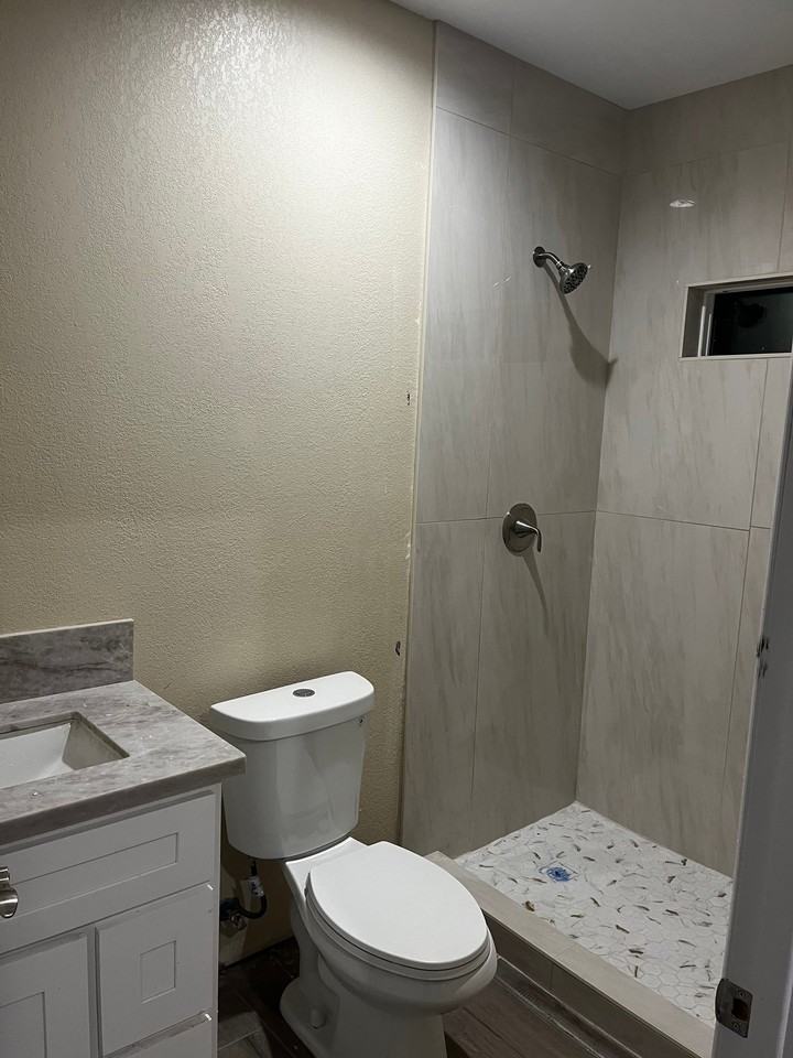 2525 N Sierra Way - Photo 2 of 7