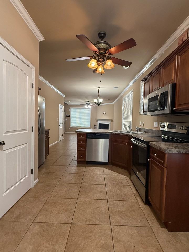 2343 Ridgemont Dr - Photo 3 of 16