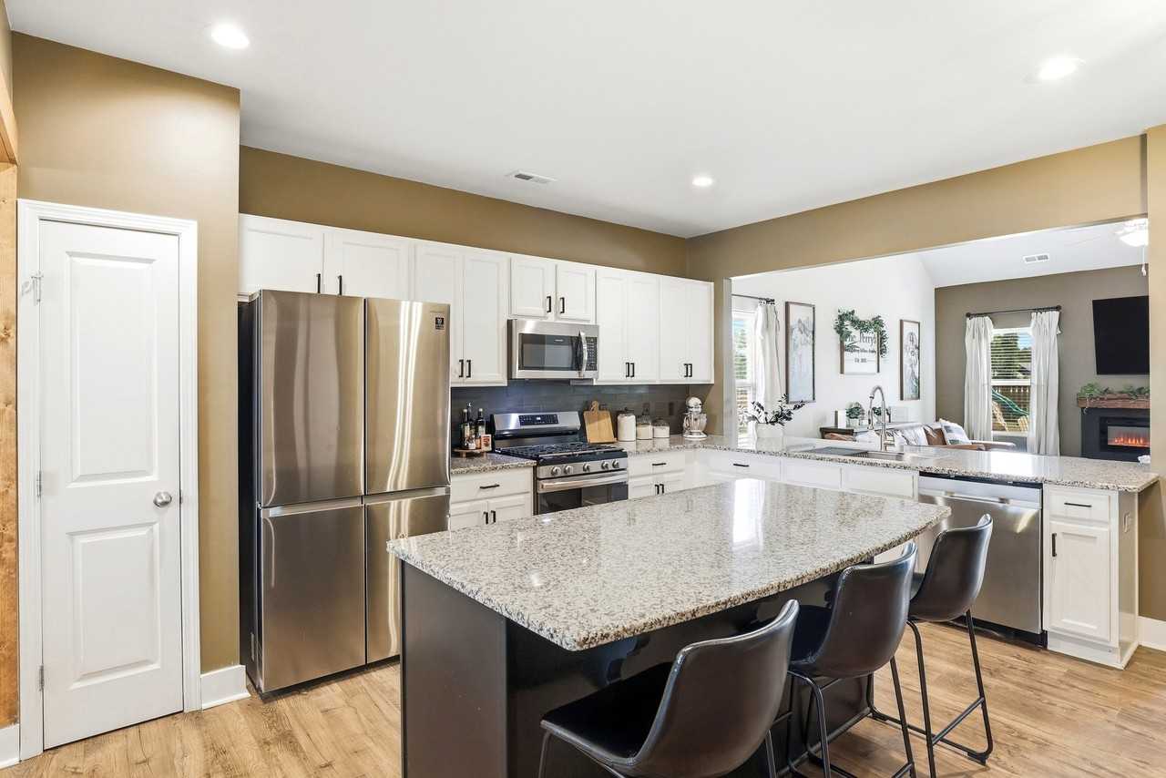 409 Gooseneck Ln - Photo 6 of 20