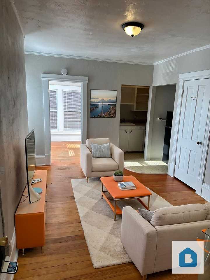 715 N Nevada - Photo 2 of 5