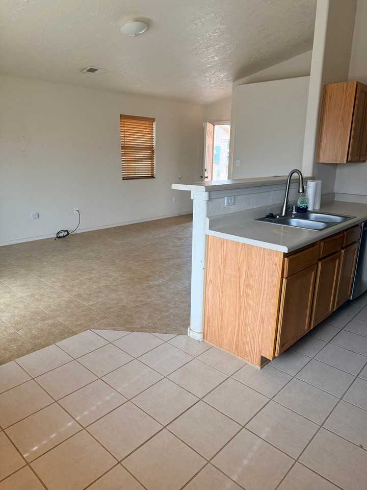 5819 Desert Peak Pl - Photo 4 of 28