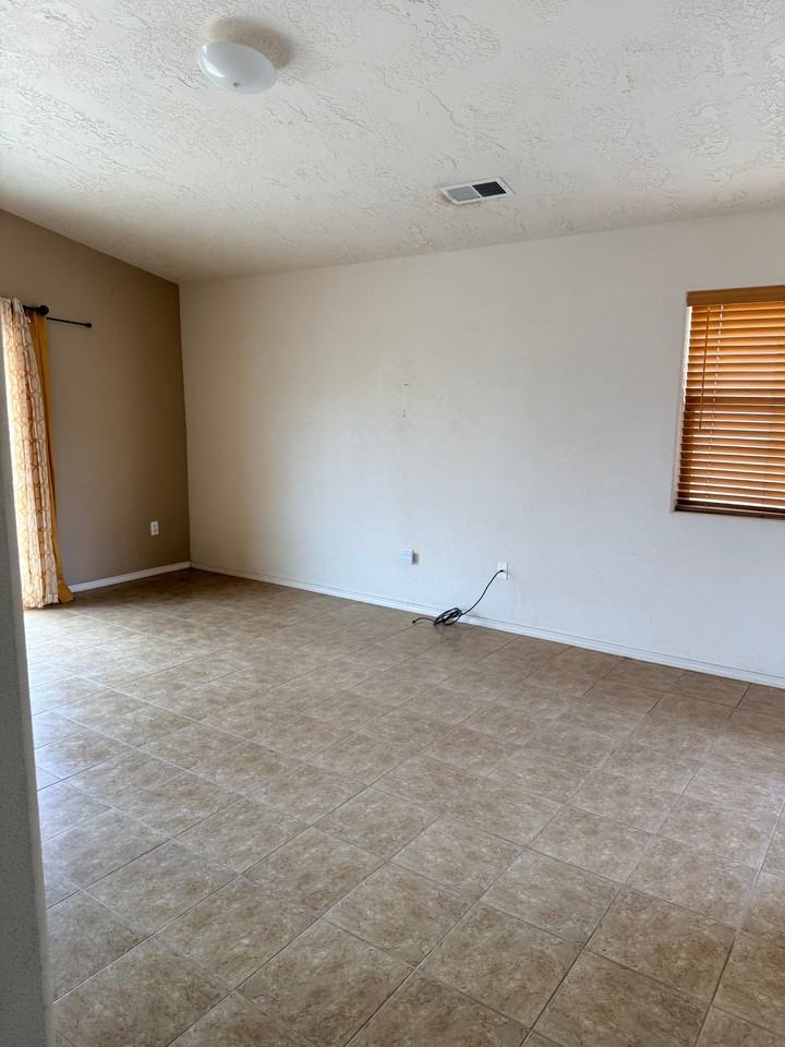 5819 Desert Peak Pl - Photo 6 of 28