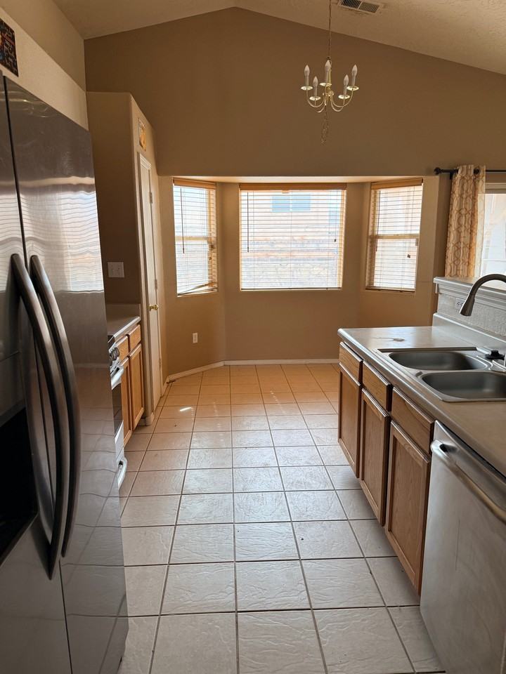 5819 Desert Peak Pl - Photo 7 of 28