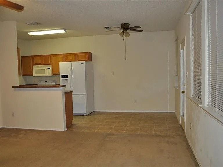 6336 Downeast Dr - Photo 7 of 10