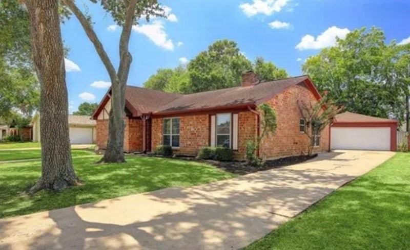 9815 Sagemoss Ln - Photo 2 of 5