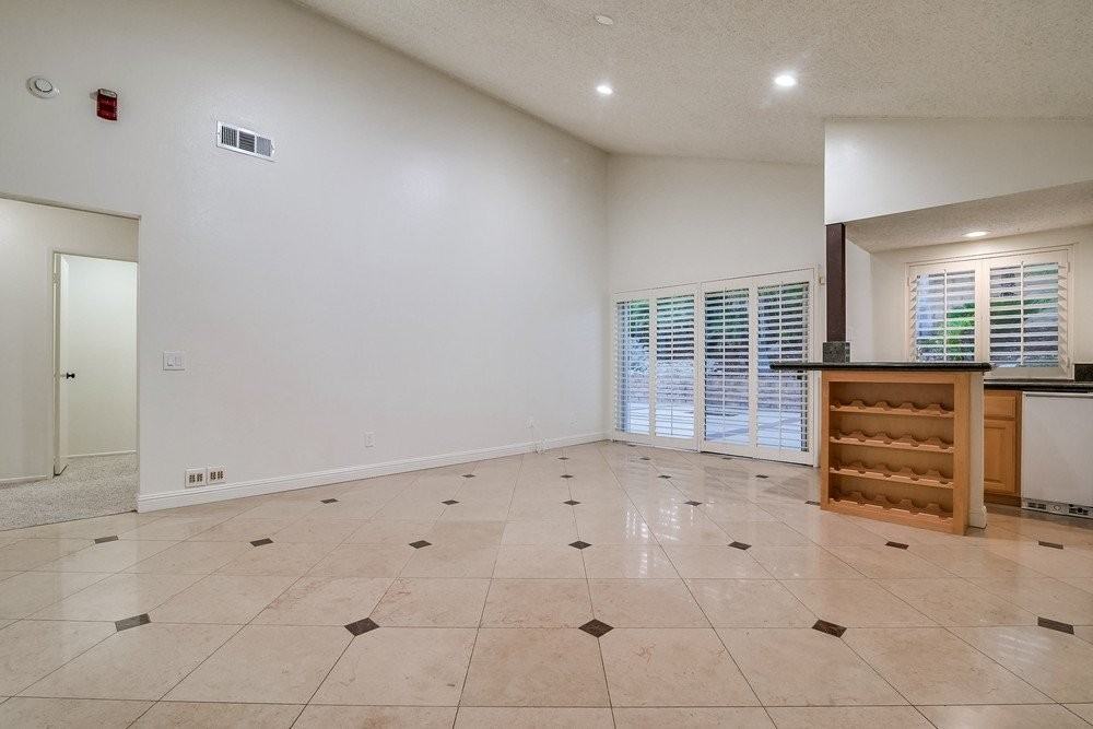 929 Darlene Ct - Photo 6 of 16
