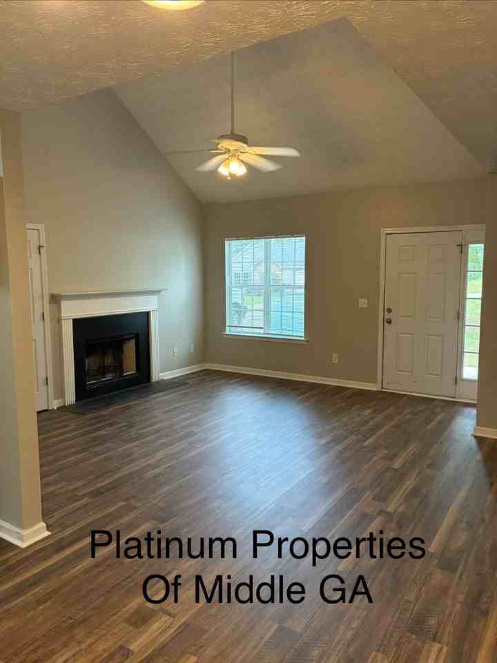 253 Nancy St - Photo 2 of 13