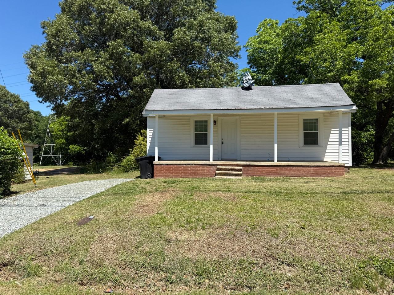 1615 Cadiz St - Photo 2 of 8