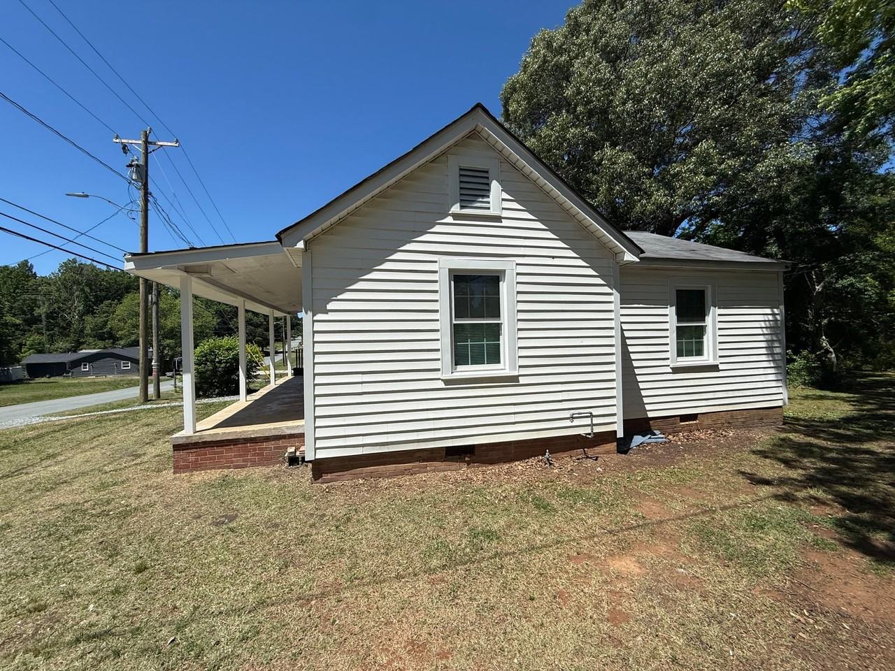 1615 Cadiz St - Photo 3 of 8