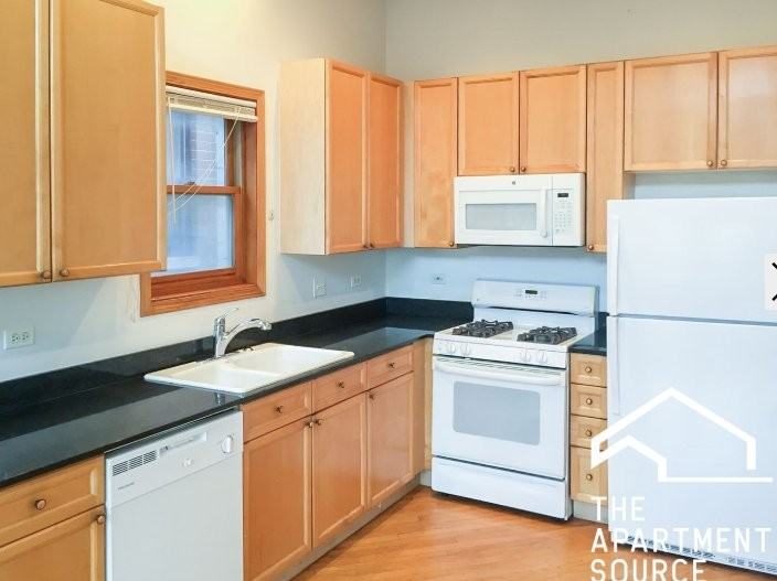 1328 W Diversey Pkwy #3 - Photo 7 of 7