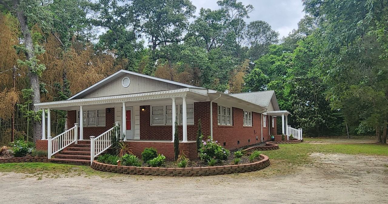 4605 Blanton Rd - Photo 3 of 27