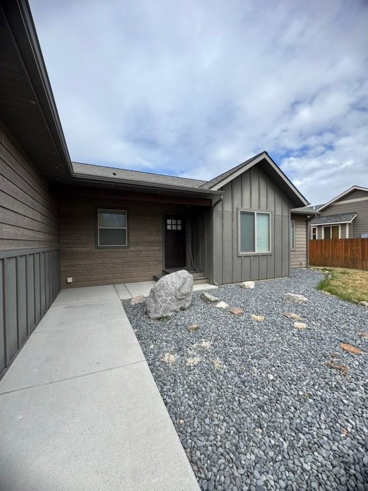 219 Talon Way - Photo 3 of 20