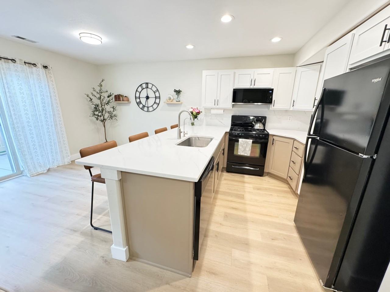 2055 Evans Cove Loop - Photo 4 of 20