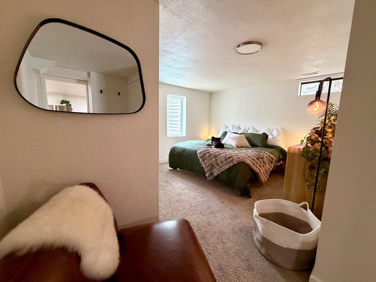 1011 N Meade Ave - Photo 3 of 11