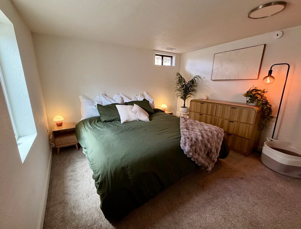 1011 N Meade Ave - Photo 4 of 11