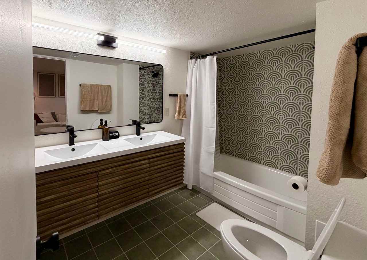 1011 N Meade Ave - Photo 5 of 11