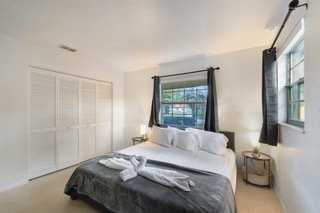 3412 Se 22nd Ave - Photo 4 of 10