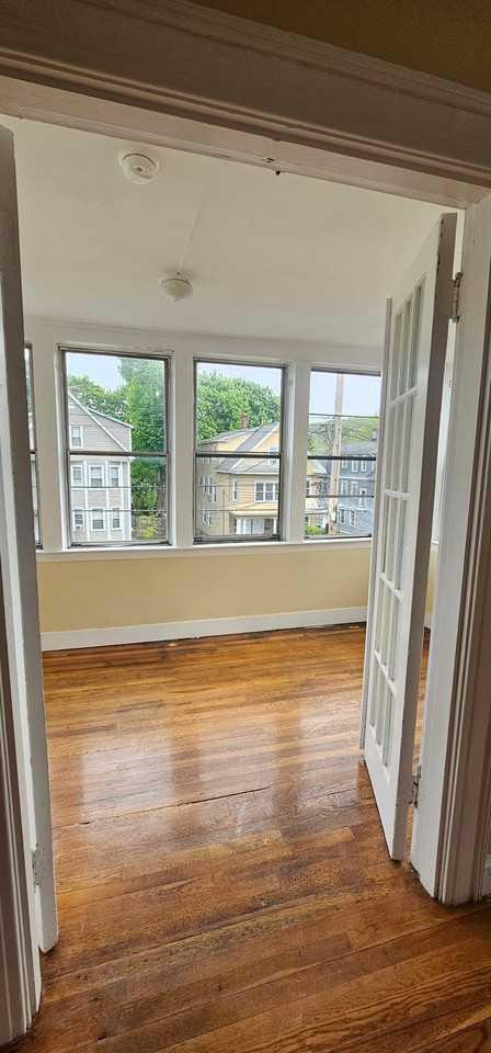 62 Fairfield St #2 - Photo 3 of 13