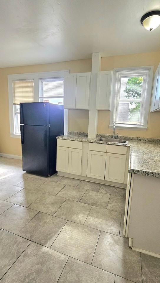 62 Fairfield St #2 - Photo 7 of 13