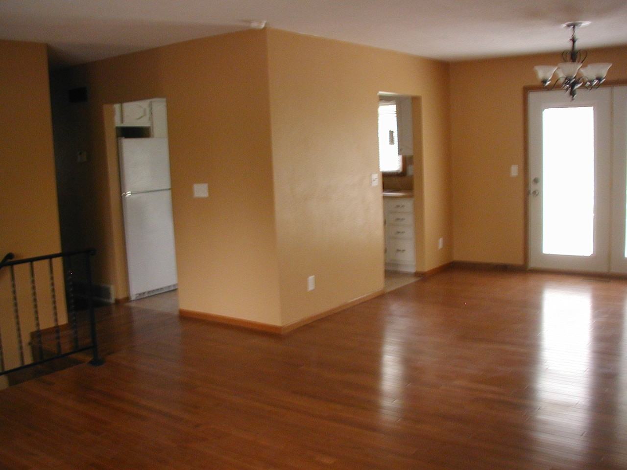 355 16th St Ne #NA - Photo 4 of 5