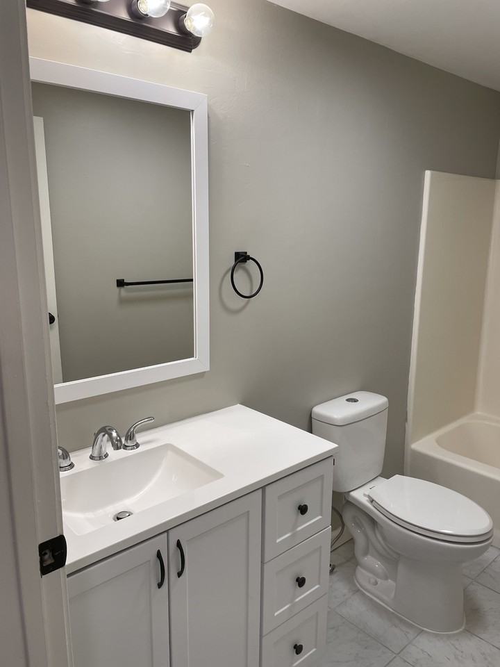 23 Brook St #4 - Photo 6 of 14