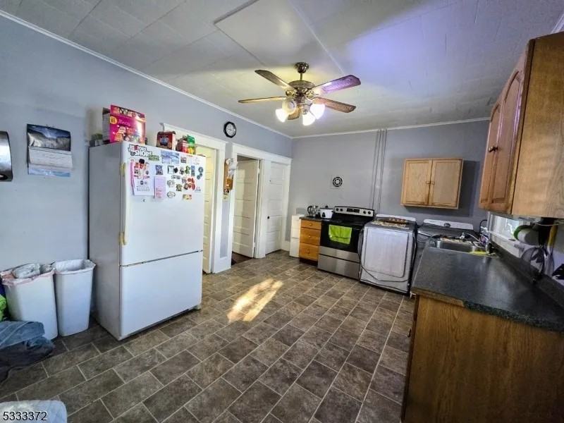 192 Summit Ave #NA - Photo 5 of 17