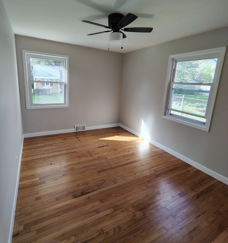 728 E Hawley St #NA - Photo 5 of 7