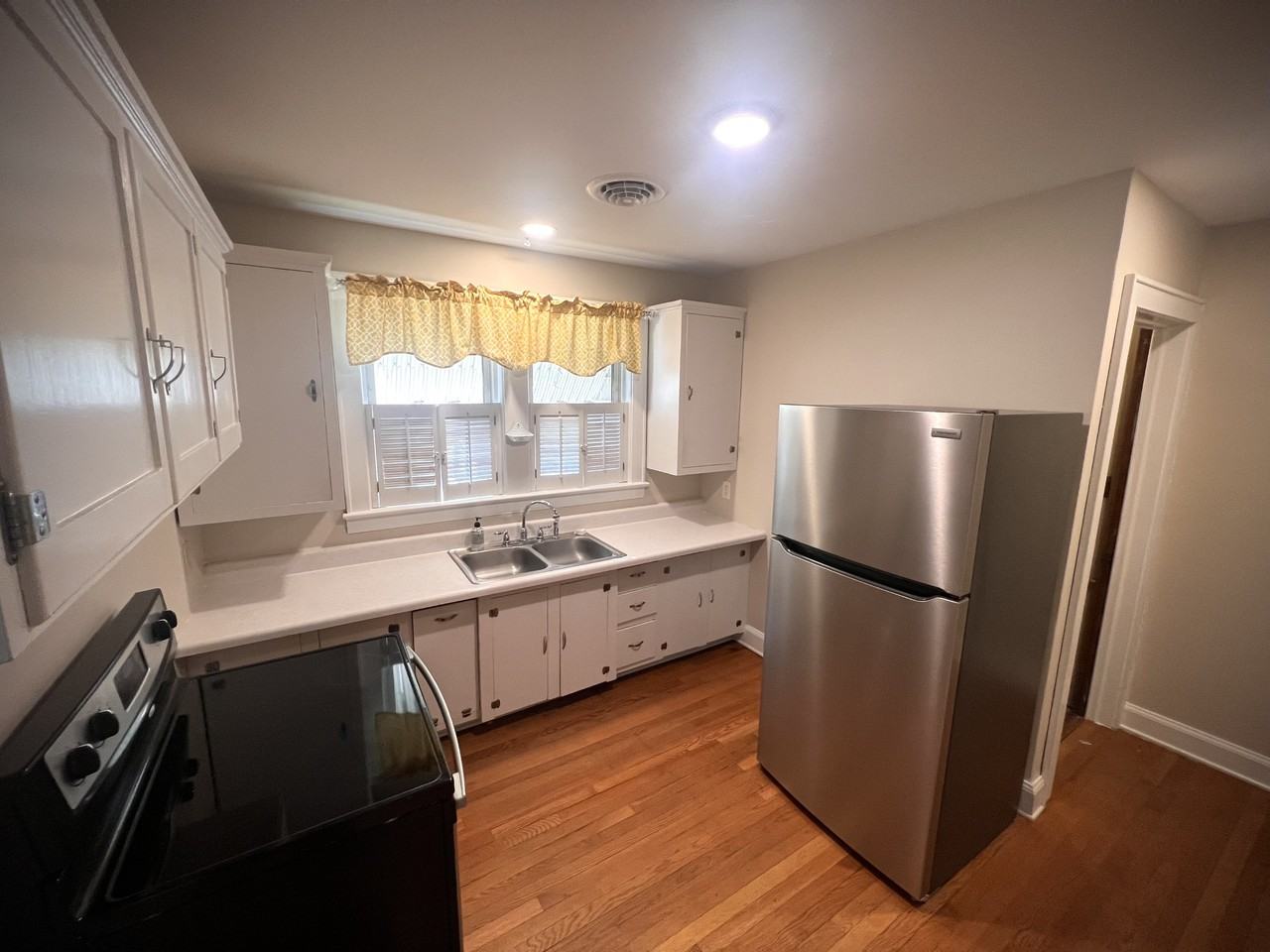412 W Oldtown St #NA - Photo 2 of 10
